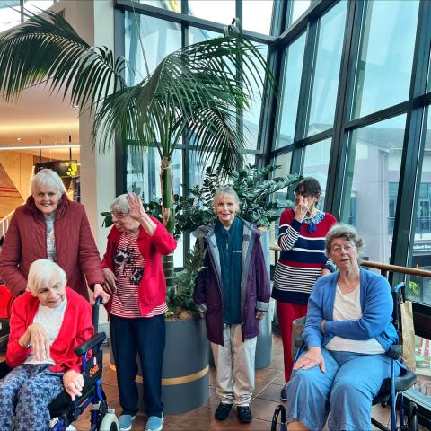 23_05 (S) Ladies at Botany Town Centre